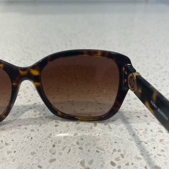 Tory Burch Tortoiseshell Sunglasses with Case - Picture 9 of 9
